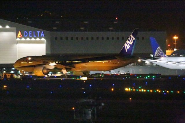 BOEING 777-300ER —