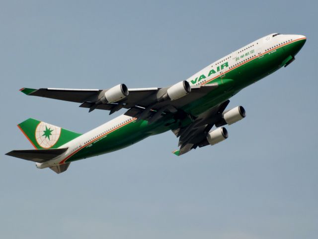 Boeing 747-400 (B-16408)