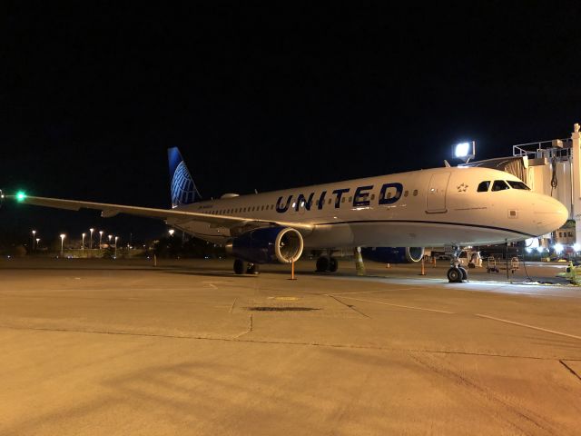 Airbus A320 (N492UA)