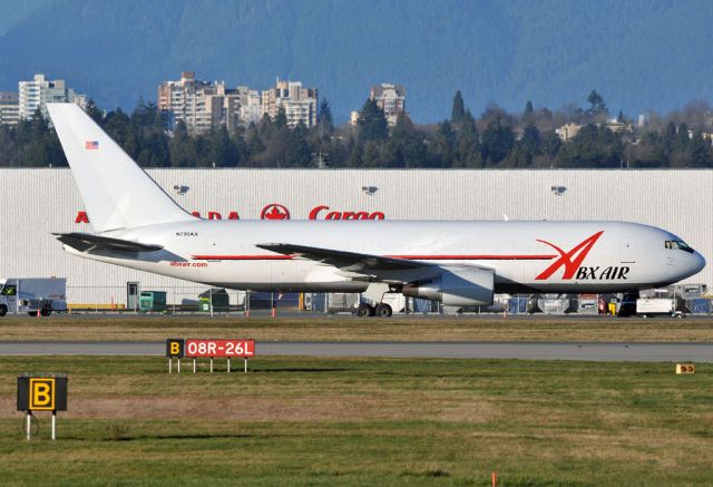 BOEING 767-200 (N795AX)