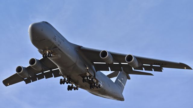 Lockheed C-5 Galaxy (87-0034) - Lockheed C-5M "Super Galaxy" from the 60th Airlift Wing / 349th Airlift Wing