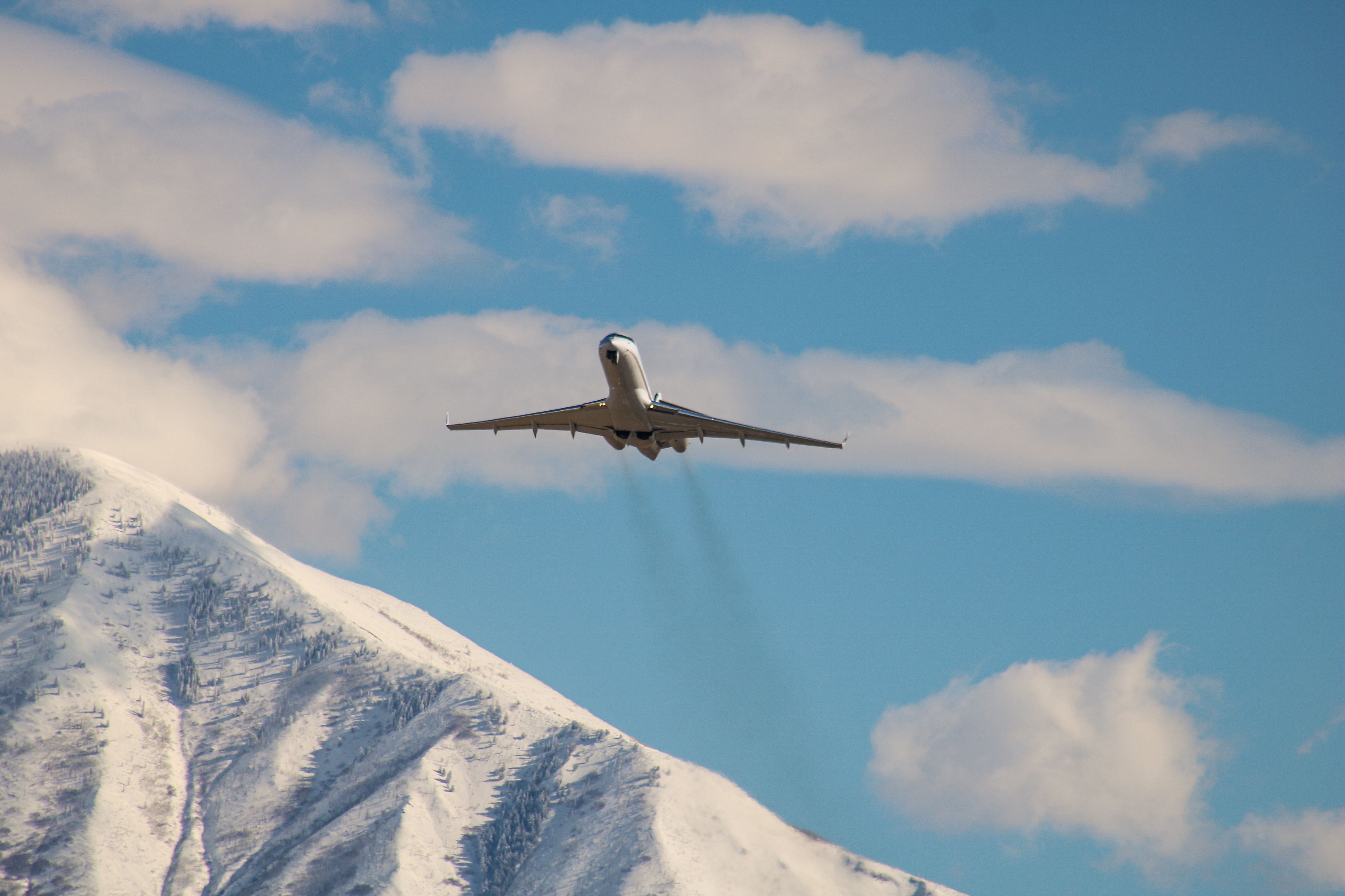 Canadair Challenger 350 (N776QS)