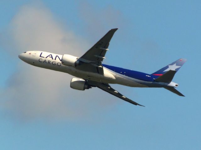 Boeing 777-200 (N776LA)