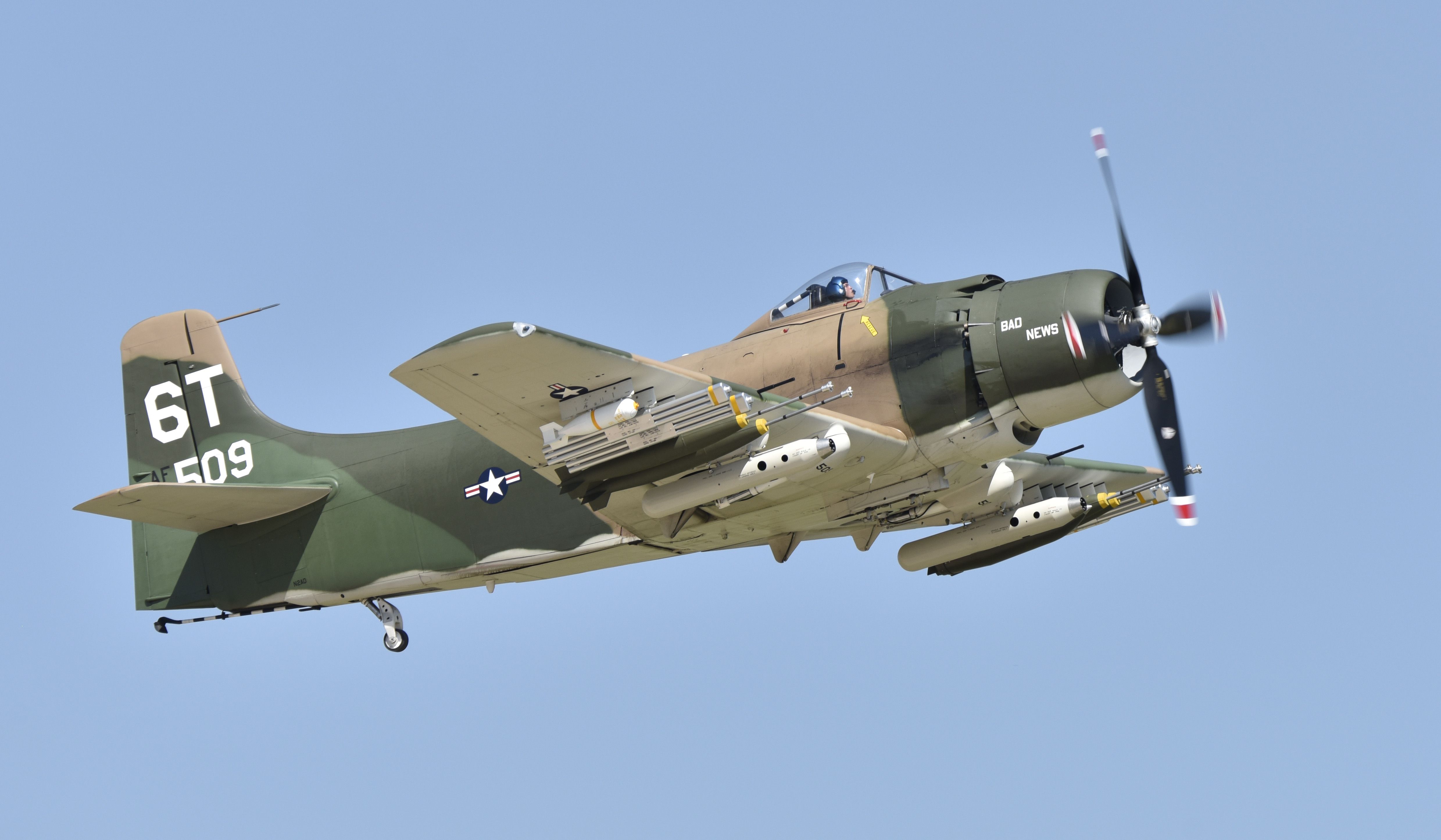 Douglas AD Skyraider (N2AD) - Airventure 2016