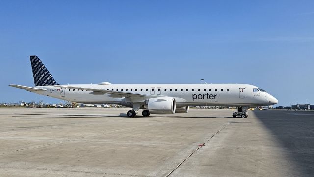 Embraer ERJ-190 (C-GZQC)