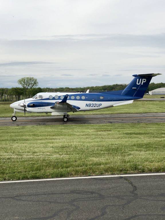 N832UP — - Wheels Up King Air 350i taxing to Runway 11 for a southbound departure.  The main runway at HPN, Runway 16/34 has been closed for runway resurfacing.    