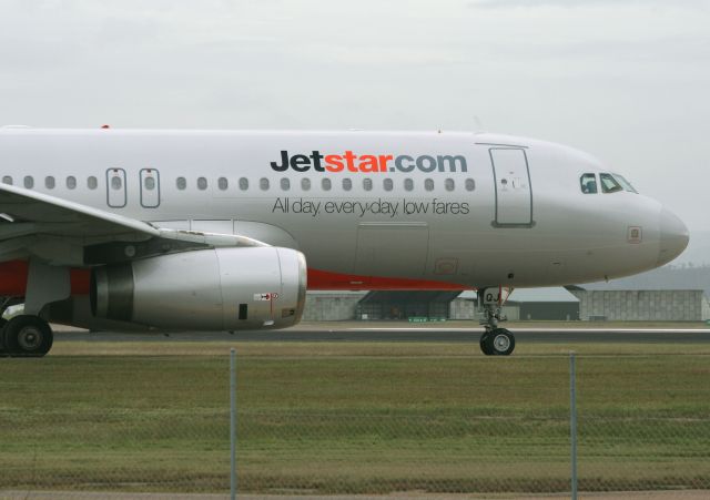 Airbus A320 (VH-VQJ)