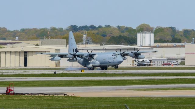 Lockheed C-130 Hercules (16-9228)