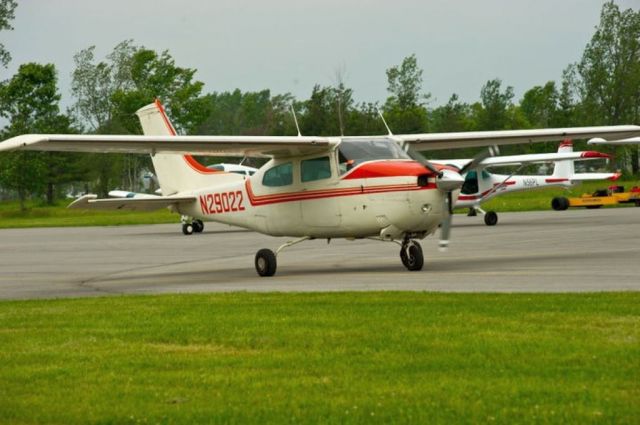 Cessna Centurion (N29022)