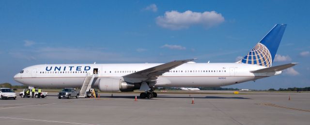 BOEING 767-400 (N69063) - In to take the New York Giants home after losing to the Carolina Panthers.br /br /10/7/18