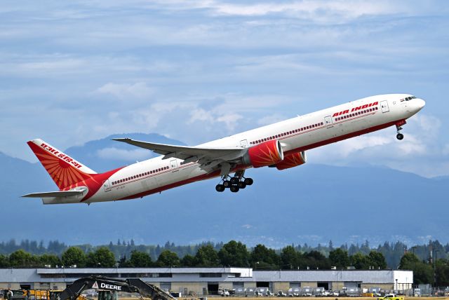 BOEING 777-300 (VT-ALS)