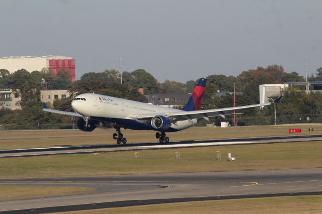 Airbus A330-300 (N803NW)