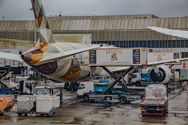 BOEING 787-10 Dreamliner (A6-BMB)