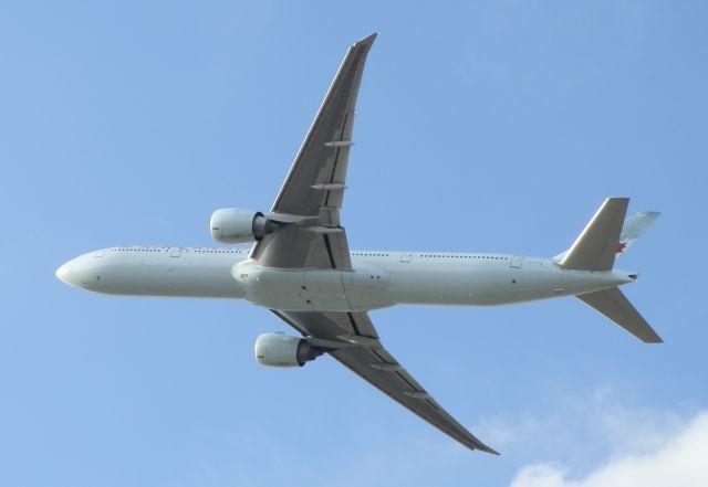 BOEING 777-300ER (C-FIVQ)