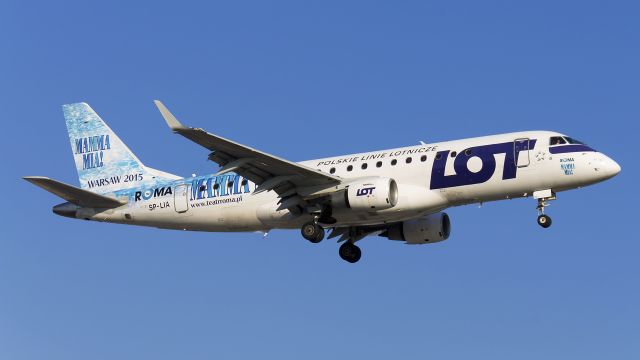 Embraer 170/175 (SP-LIA) - Embraer ERJ-175 Sp-LIA LOT (Mamma Mia! Teatr Roma Livery)