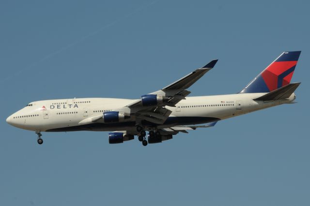 Boeing 747-400 (N661US)