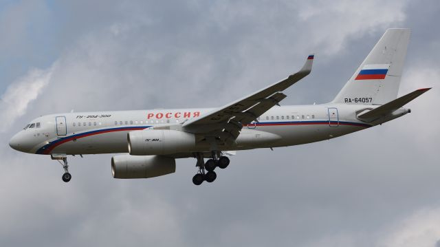 Tupolev Tu-214 (RA-64057) - Tu-204-300 arriving at Hamburg on 2017-07-08 