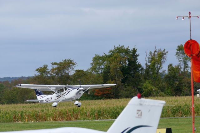 Cessna Skylane (N682SP)