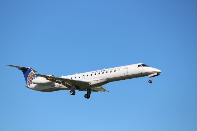 Embraer EMB-145XR (N15986)