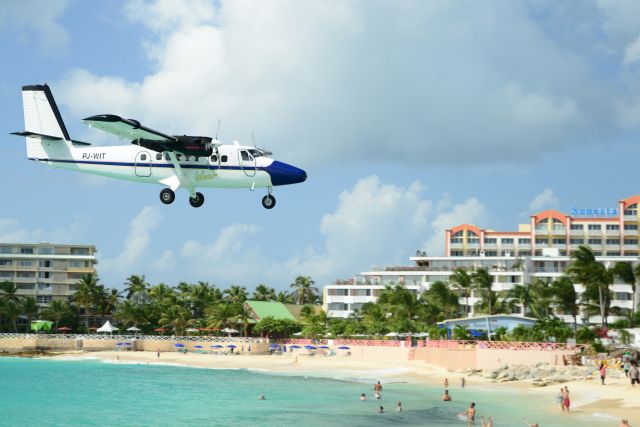 De Havilland Canada Twin Otter (PJ-WIT) - Beautiful SXM