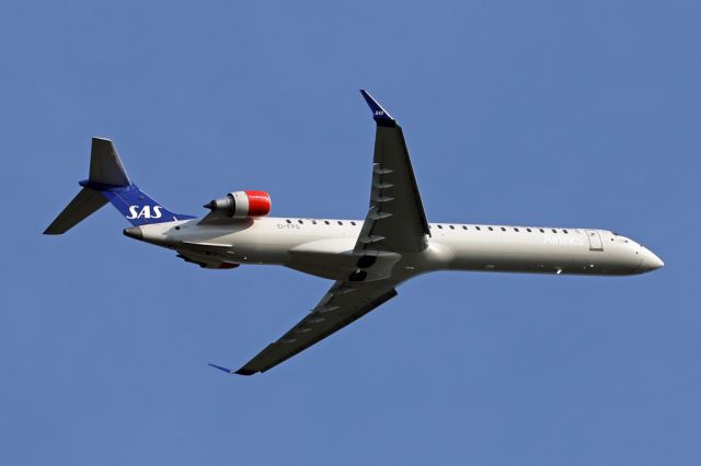 Canadair Regional Jet CRJ-900 (EI-FPG) - SAS542 on the way back to Copenhagen