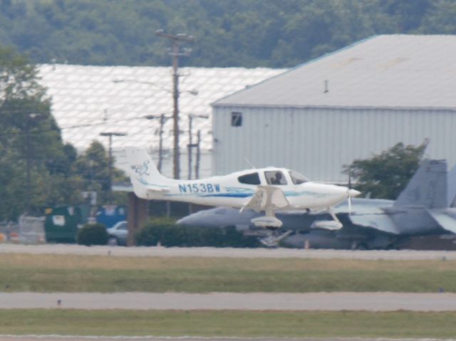 Cirrus SR-22 (N153BW) - Landing 20C on 6/16/2013