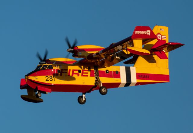 Canadair CL-415 SuperScooper (N415BT)