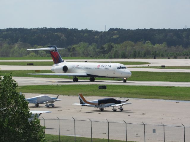 Boeing 717-200 (N988DN) - Delta 717-200 to Atlanta! (4/2/16)