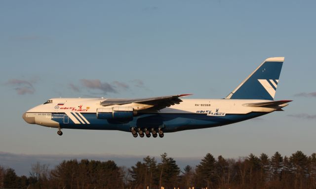 Antonov An-124 Ruslan (RA-82068)