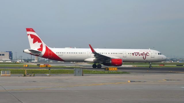 Airbus A321 (C-FJOU) - Air Canada Rouge Airbus A321-211(WL) C-FJOU in Toronto 