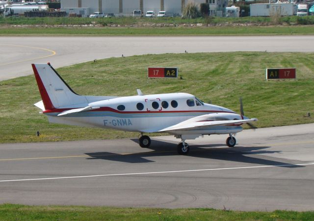 Beechcraft King Air 90 (F-GNMA)