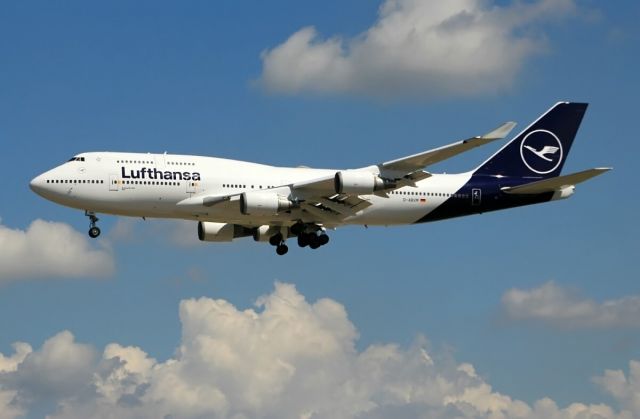 Boeing 747-400 (D-ABVM)