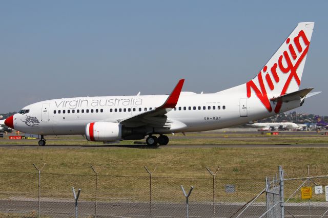 Boeing 737-700 (VH-VBY)