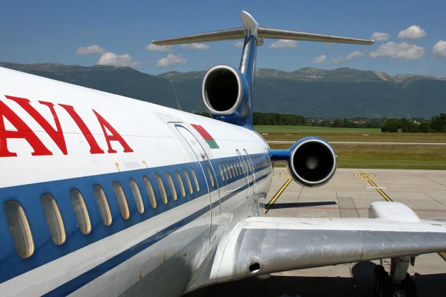 Tupolev Tu-154 (EW-85748)