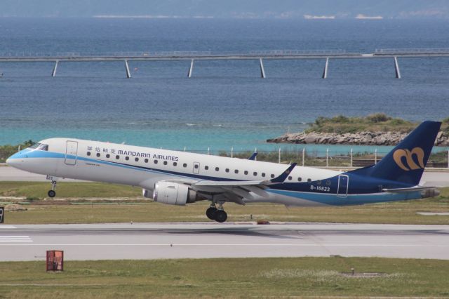 Embraer ERJ-190 (B-16823)