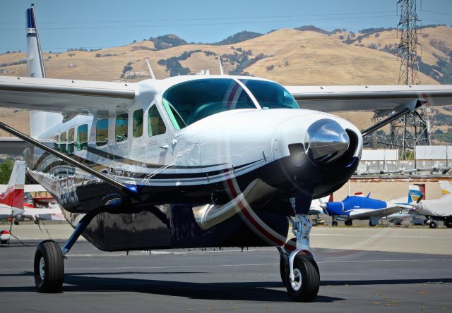 Cessna Caravan (N284EX) - Cessna 208 Grand Caravan EX at Reid Hillview Airport.br /a rel=nofollow href=http://flightaware.com/live/flight/N284EX/history/20160707/1815Z/KSEZ/KRHVhttps://flightaware.com/live/flight/N284EX/history/20160707/1815Z/KSEZ/KRHV/a