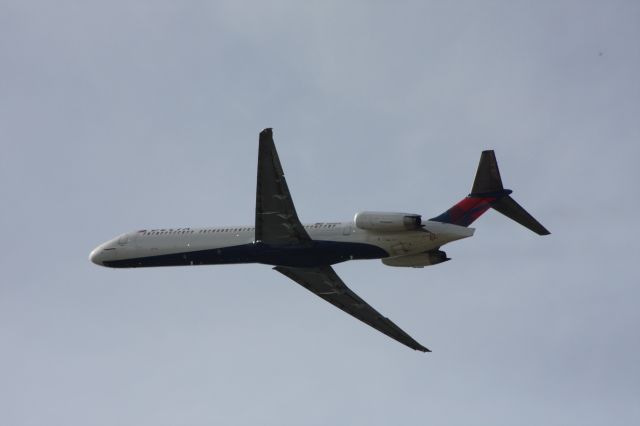 McDonnell Douglas MD-88 (N906DL)