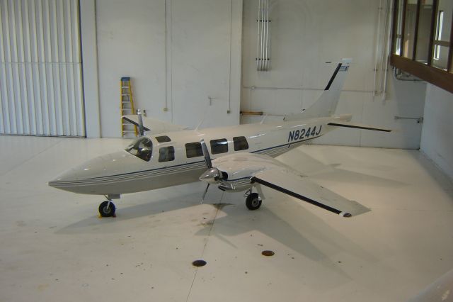 Piper Aerostar (N8244J)