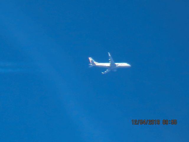 Embraer 175 (N277NN)