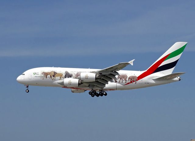 Airbus A380-800 (A6-EOM)