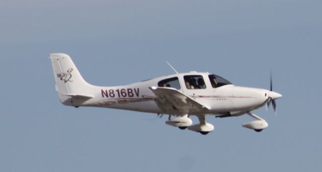 Cirrus SR-20 (N816BV)