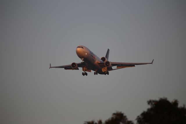 Boeing MD-11 (N573FE)