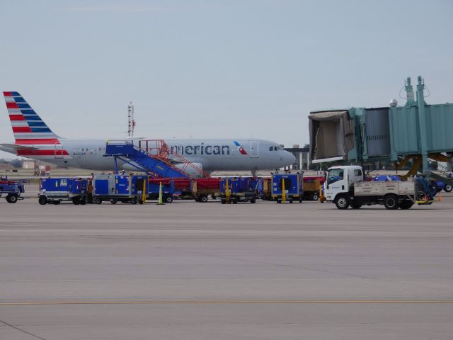 Airbus A320 (N665AW)