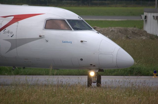 de Havilland Dash 8-400 (OE-LGC)