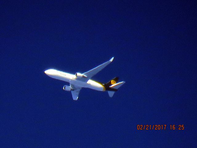 BOEING 767-300 (N320UP)