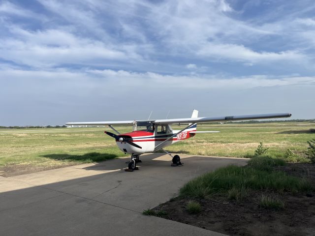 Cessna Commuter (N8136F)