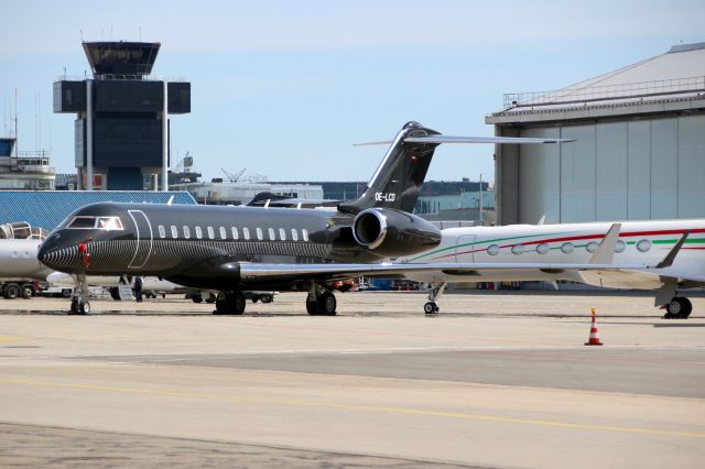 Bombardier Global Express (OE-LCD)