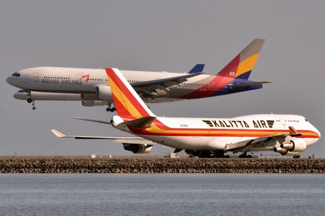 Boeing 747-400 (N744CK) - 11th Oct., 2014