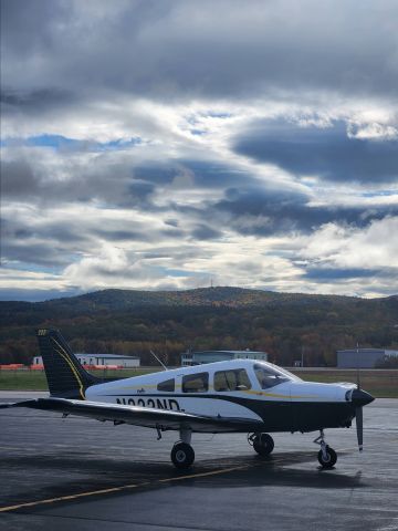 Piper Cherokee (N222ND) - Looking south from the Laconia ramp on a beautiful Fall day.