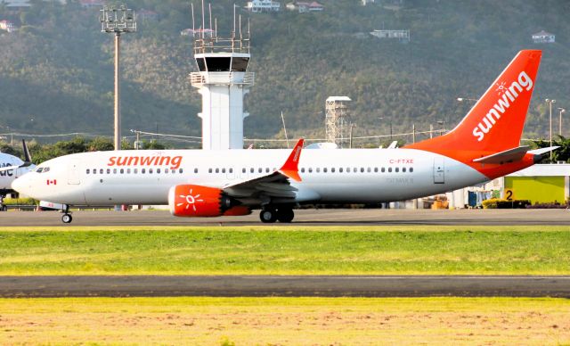 Boeing 737 MAX 8 (C-FTXE)
